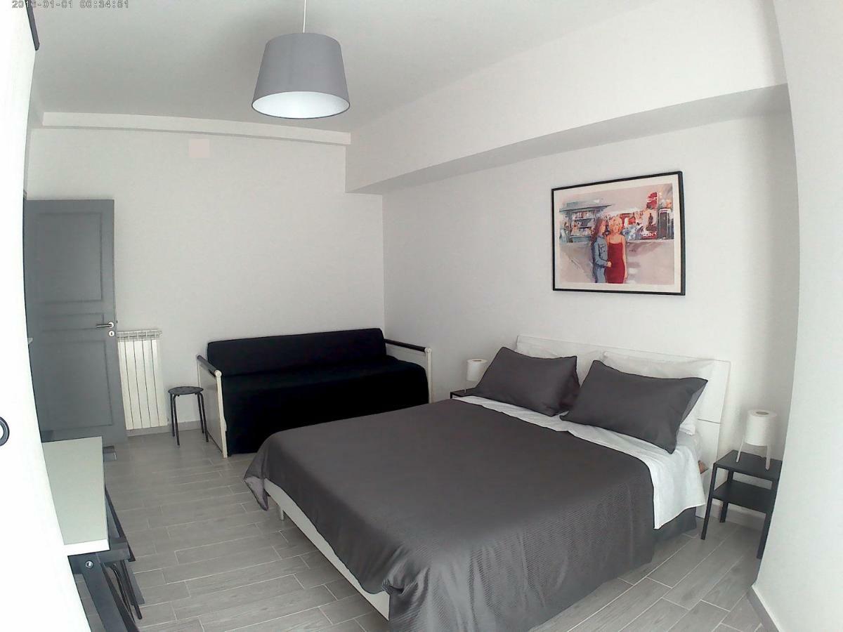 Privatunterkunft Ausonia House *